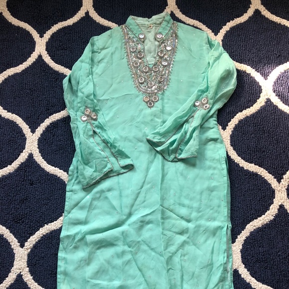 Pakistani salwar kameez with mirror work - Picture 5 of 13